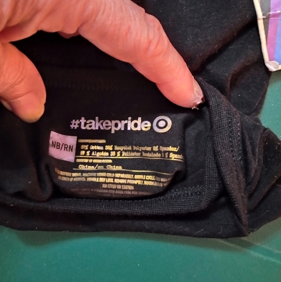 Equality onesie NWT Newborn (Chi100) - Picture 3 of 3